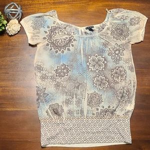 Fang‎ blouse